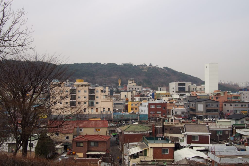 Daeseungwon Temple in the distance...