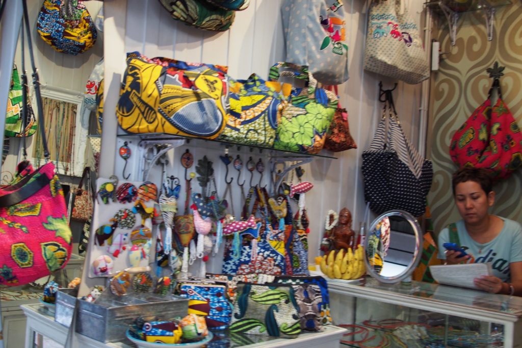 Thai handbags and souvenirs