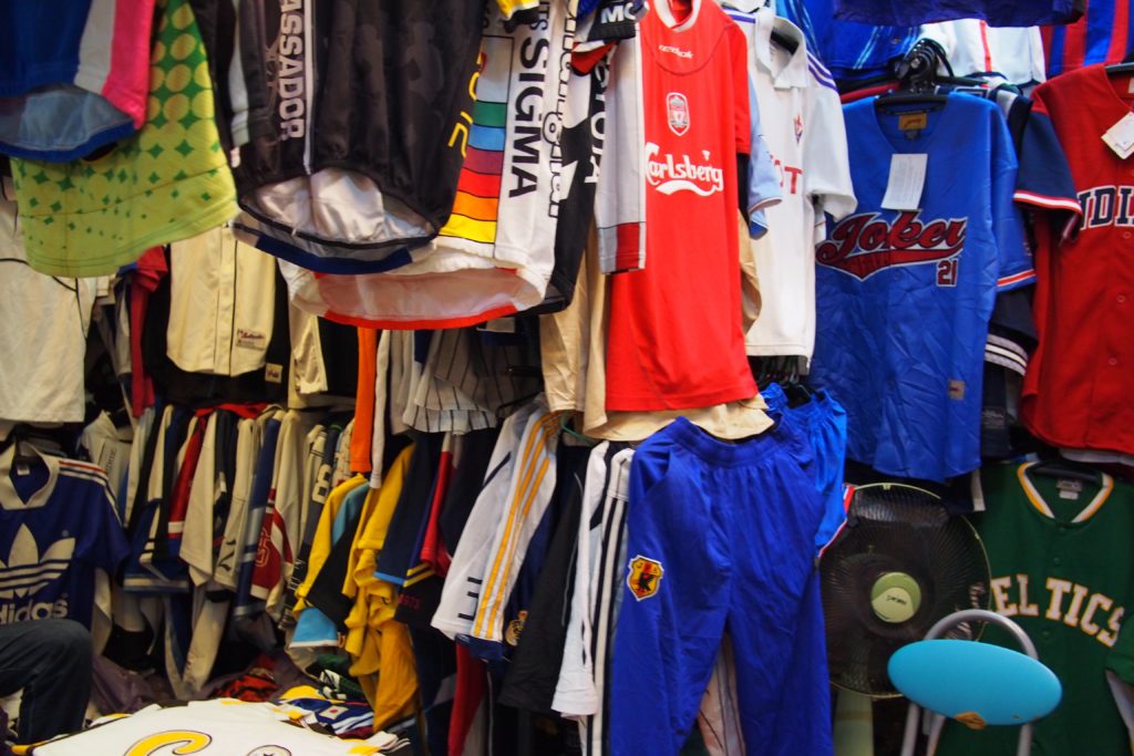 Used sports clothing in Chatuchak