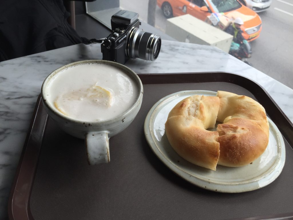 Ginger Latté and Bagel in Seoul