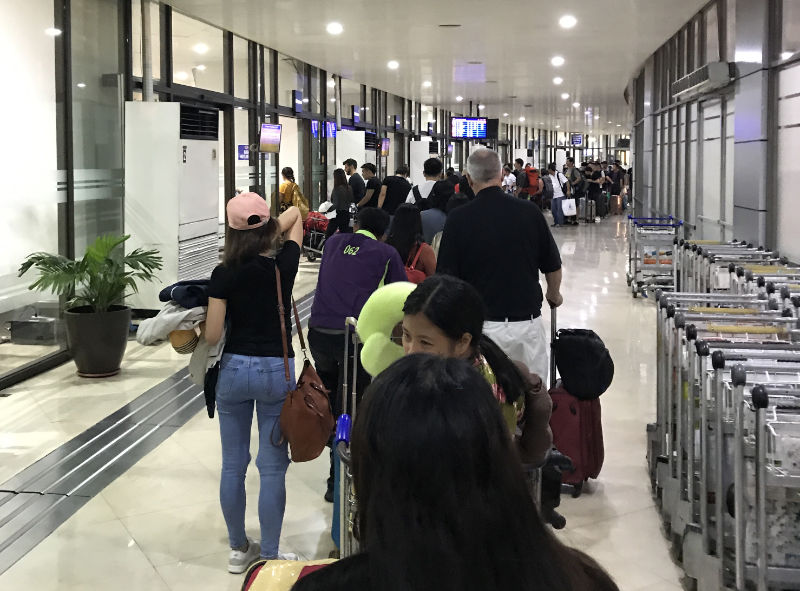 Long lines at NAIA Terminal 2