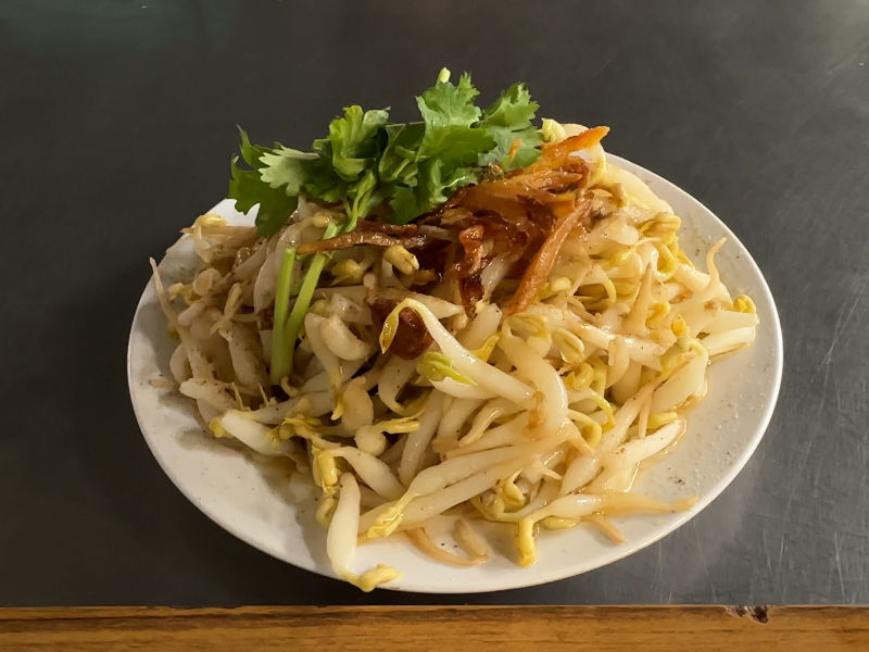 Fried Bean Sprouts with Anchovies