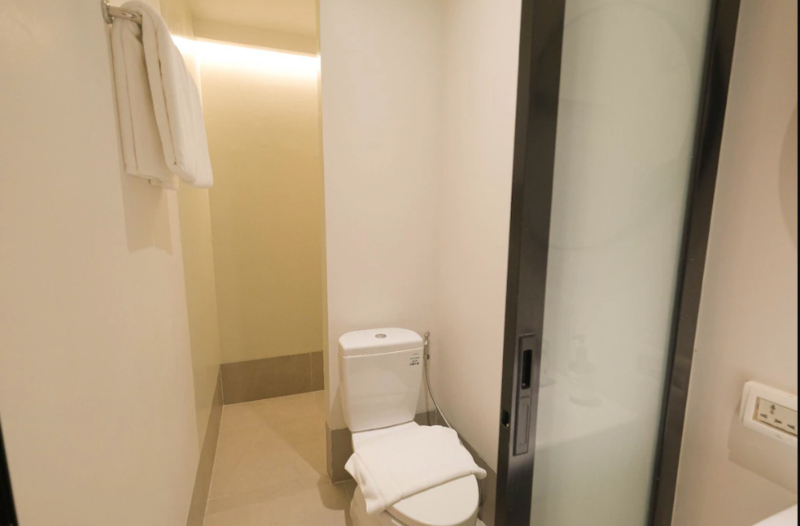 SimpleStay Chatuchak Hotel Bathroom