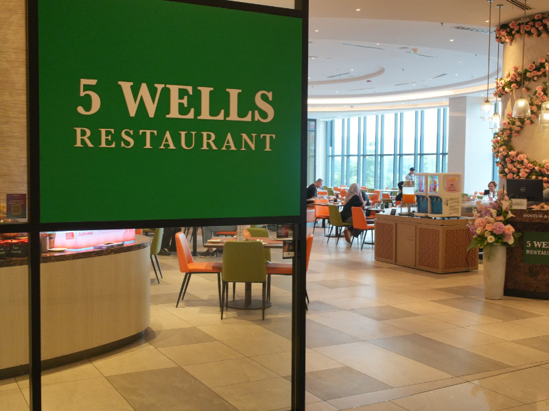 5 Wells Restaurant - Courtyard by Marriott Setia Alam